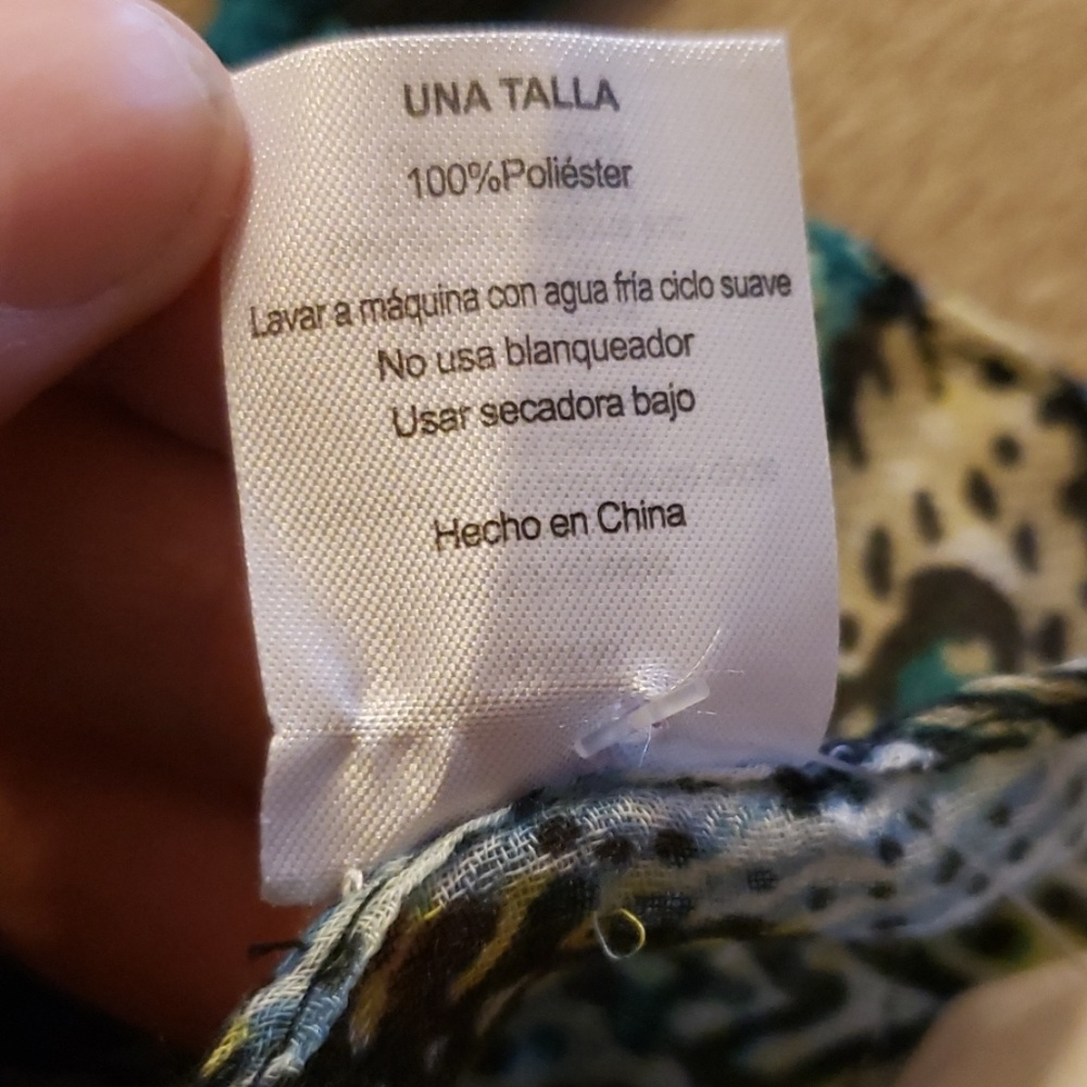 Various scarves - Picture 5 of 7